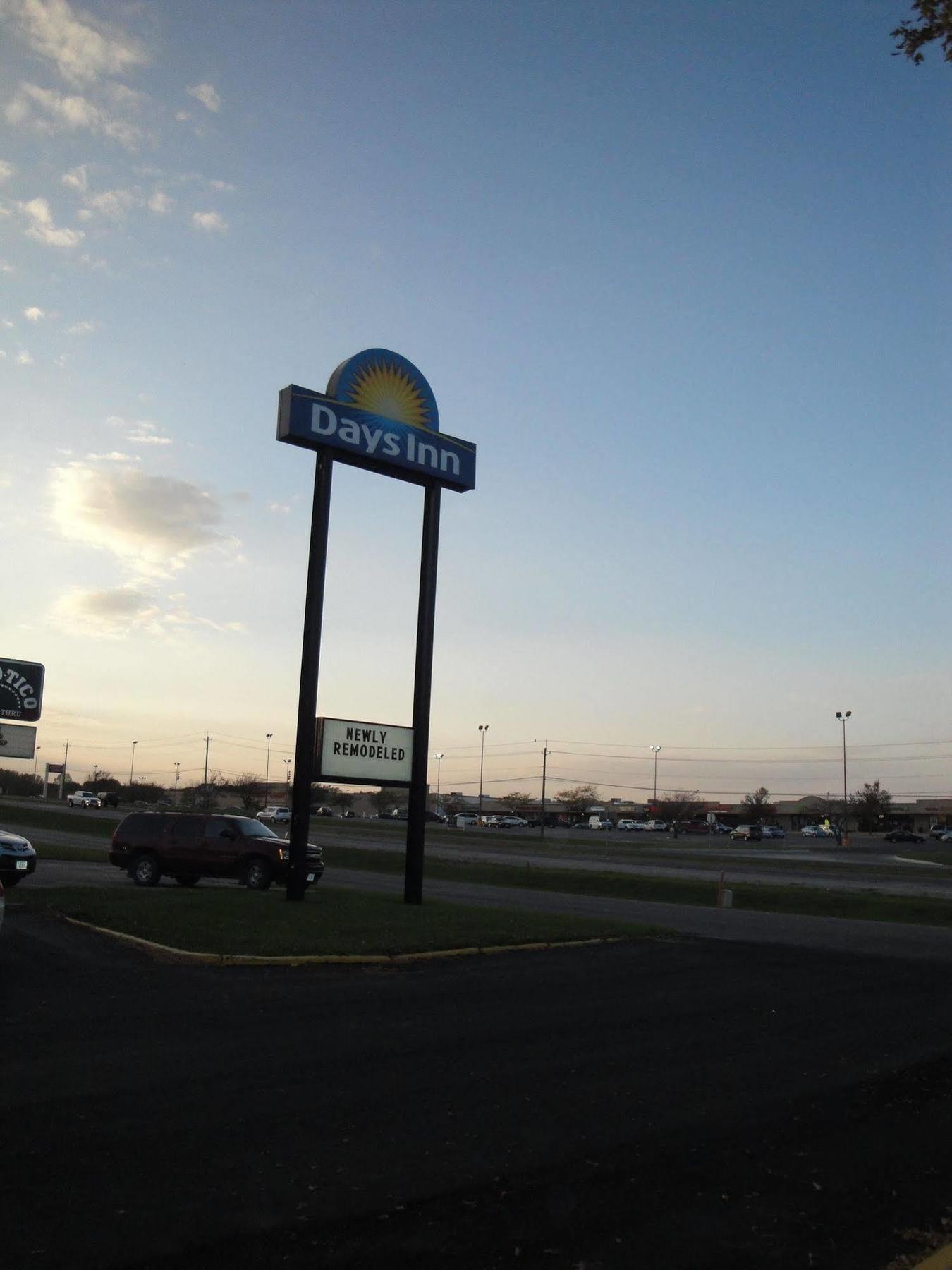 Days Inn By Wyndham Mason City Exterior photo